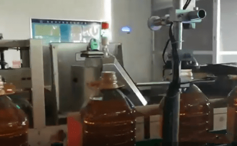 工業讀碼器-食品油瓶蓋二維碼在線檢測系統