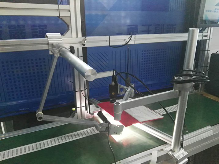 固定式掃碼槍掃描生產(chǎn)流水線上的產(chǎn)品 固定式掃碼槍掃描生產(chǎn)流水線上的產(chǎn)品